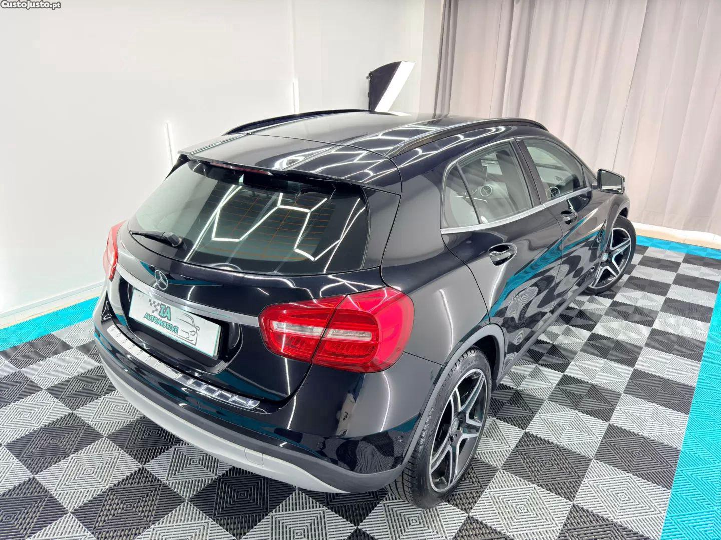 Mercedes-Benz GLA 200 Aut. — fotografia 14