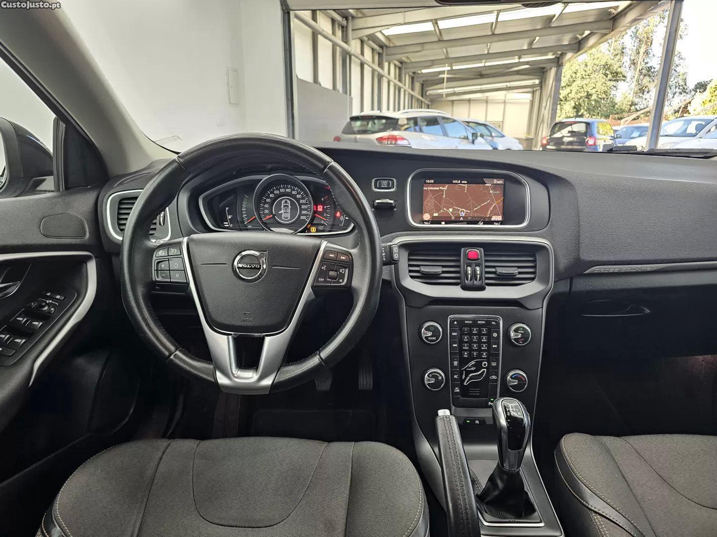 Volvo V40 2.0 d2 momentum — fotografia 10