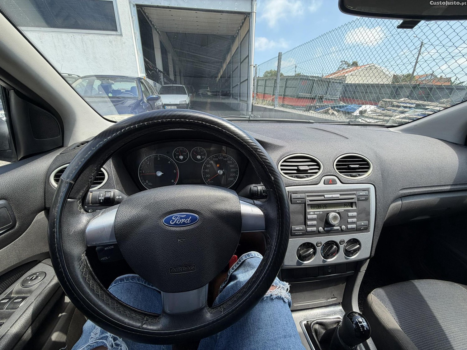 Ford Focus 1.6TdCi 110CV — fotografia 7