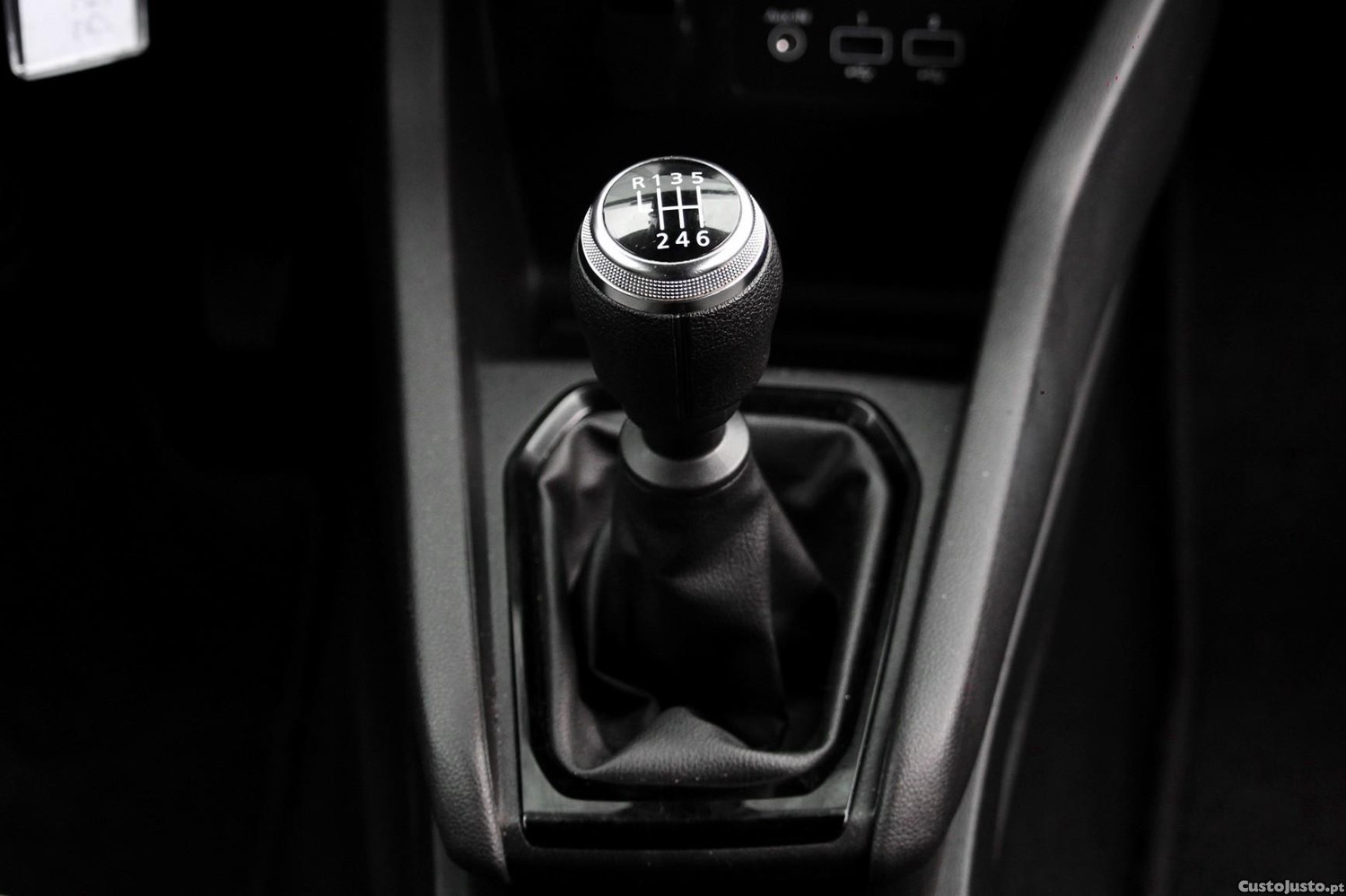 Renault Clio 1.0 TCe Evolution — fotografia 8