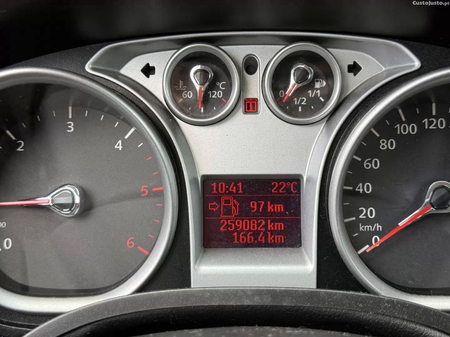 Ford Focus 1.6 tdci econetic — fotografia 2