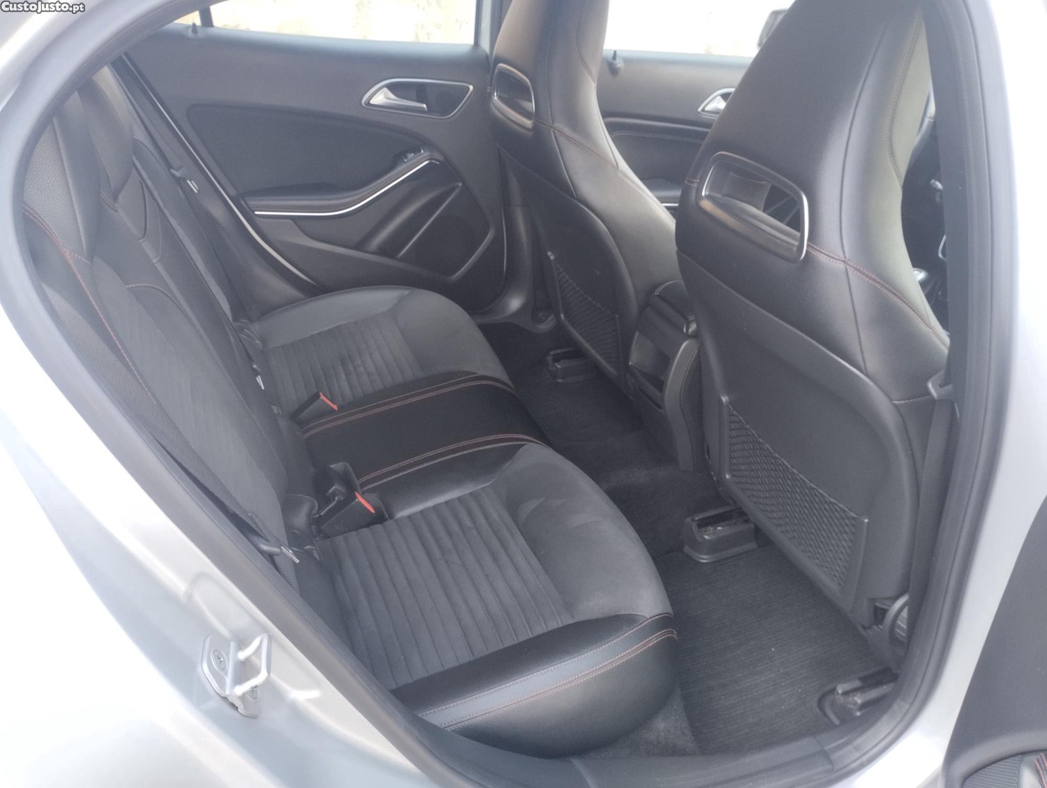 Mercedes-Benz GLA 180 CDI - PACK AMGLINE - NACIONAL - C/ Garantia - Distribuição Mudada - "Imbatível" — fotografia 10