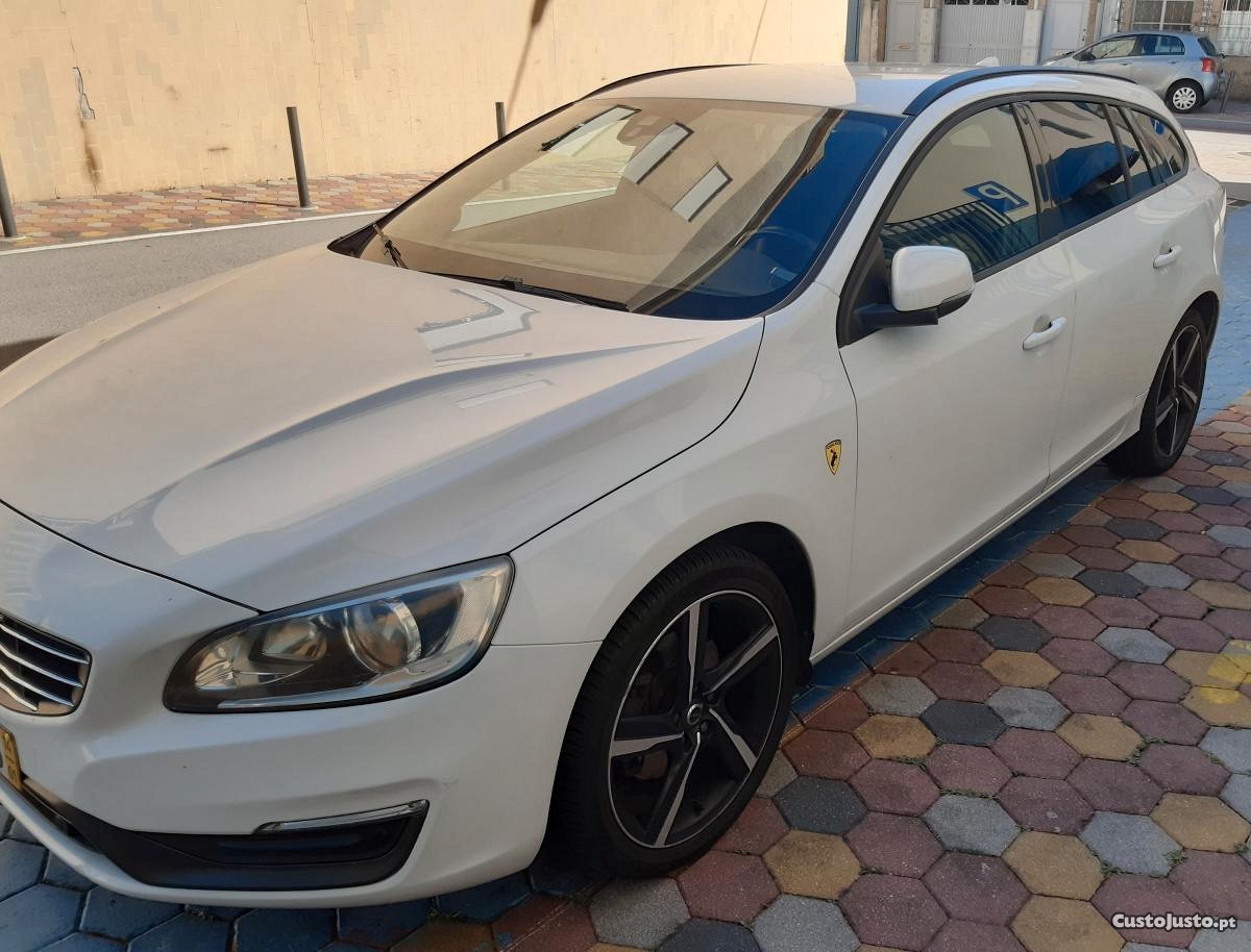 Volvo V60 D2 R-Design Full extras — photo 4