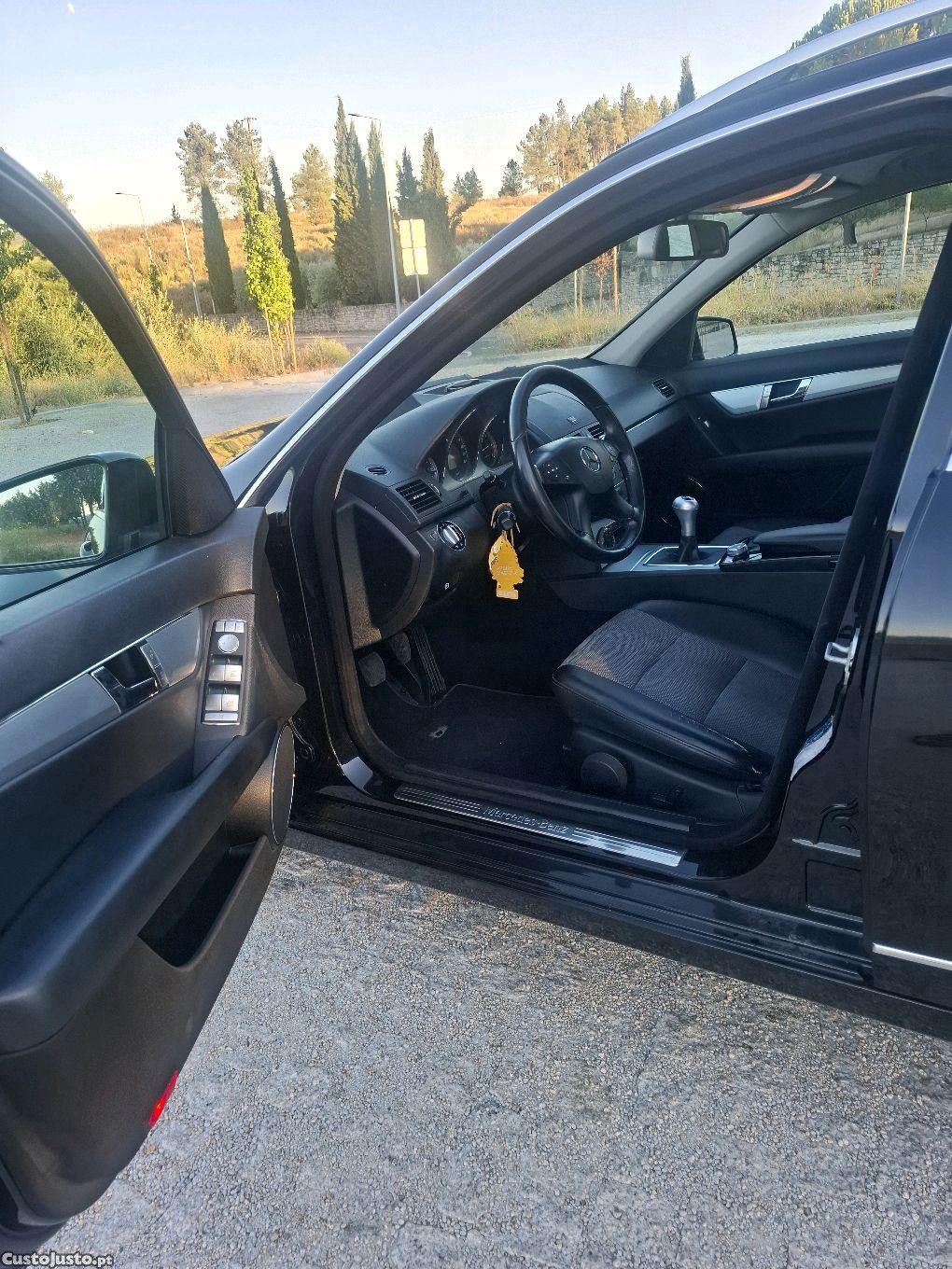 Mercedes-Benz C 250 Avangarde — fotografia 4