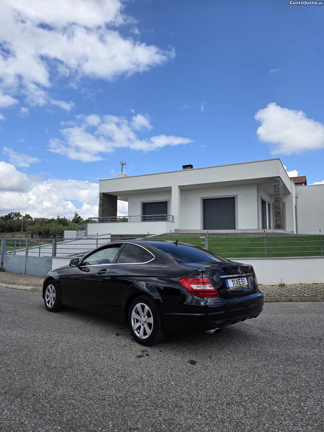 Mercedes-Benz C 220 Coupe — fotografia 11