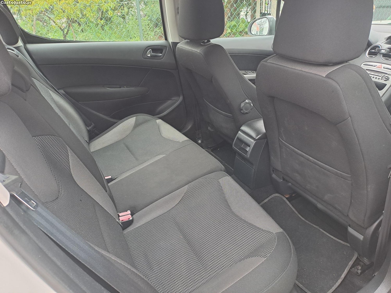 Peugeot 208 1.6 HDI — fotografia 4