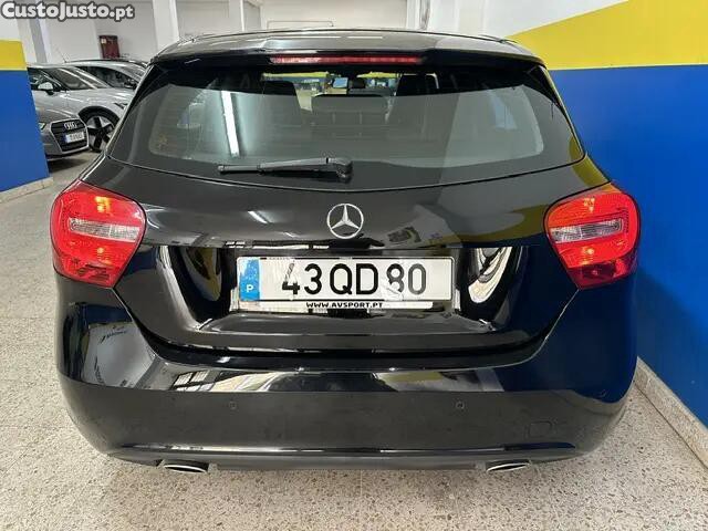 Mercedes-Benz A 160 d Urban Aut. — fotografia 12