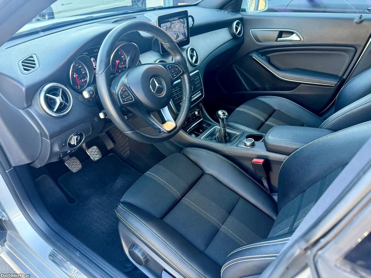 Mercedes-Benz CLA 180 d Urban — fotografia 6