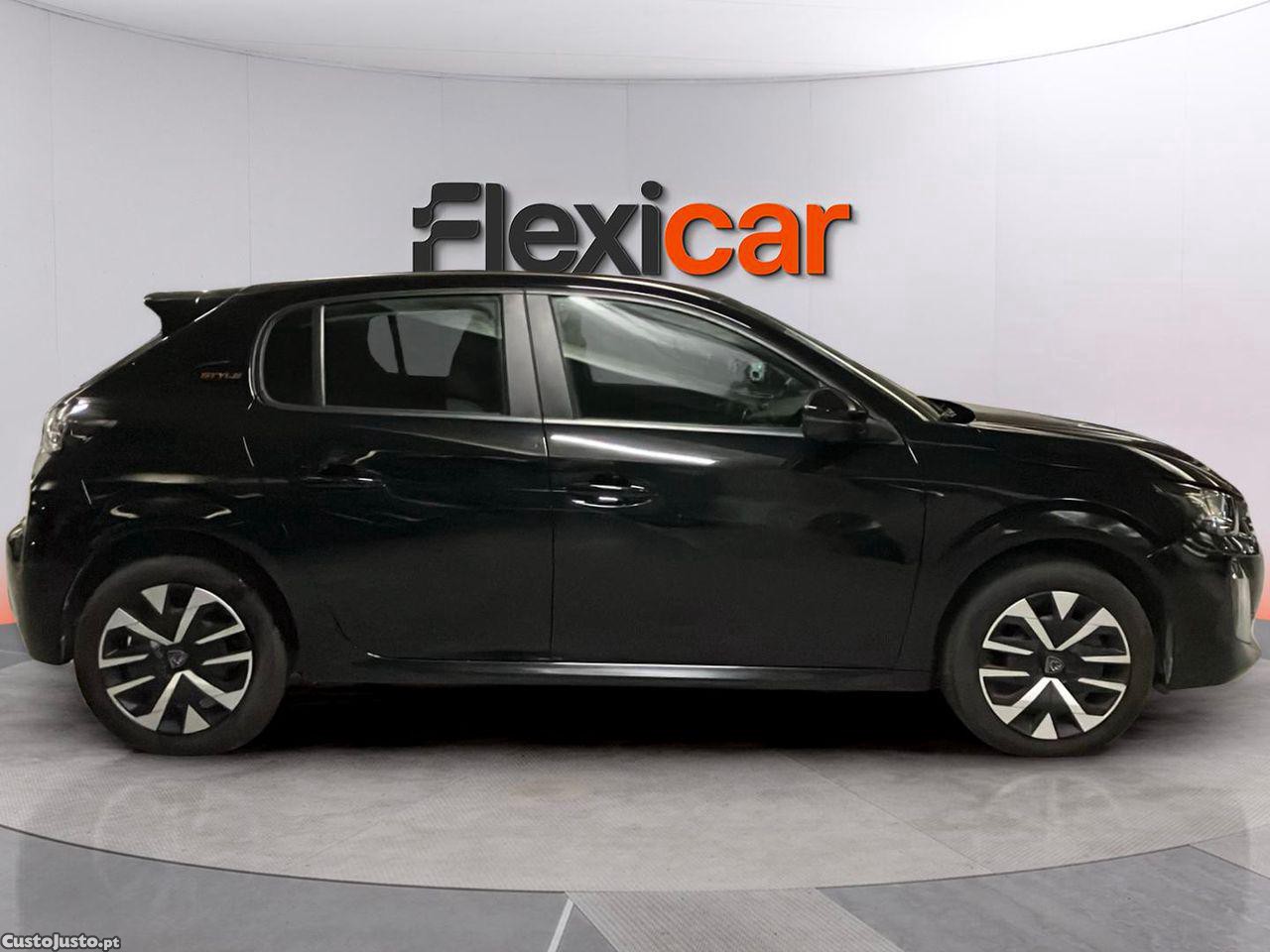 Peugeot 208 1.2 Hybrid Allure e-DCS6 — fotografia 18