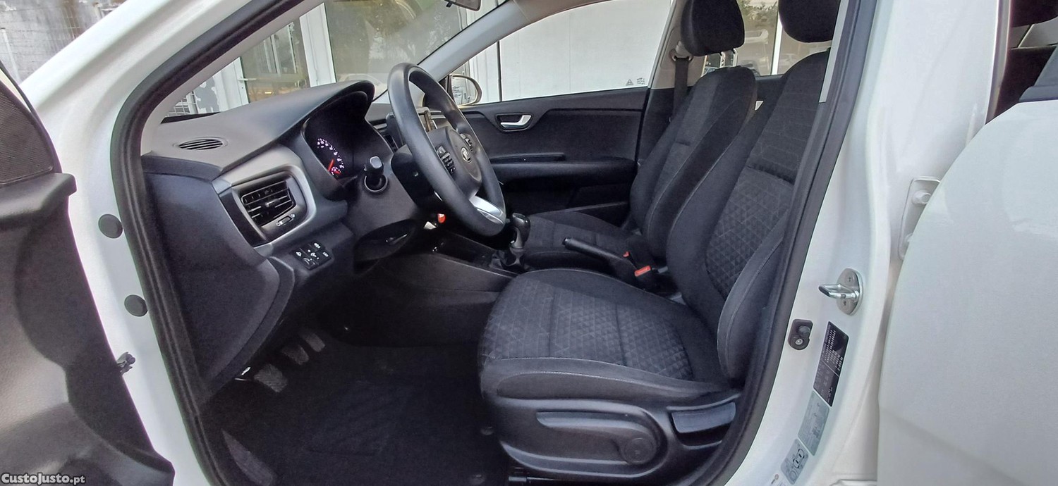 Kia Rio 1.4Crdi TX — photo 3