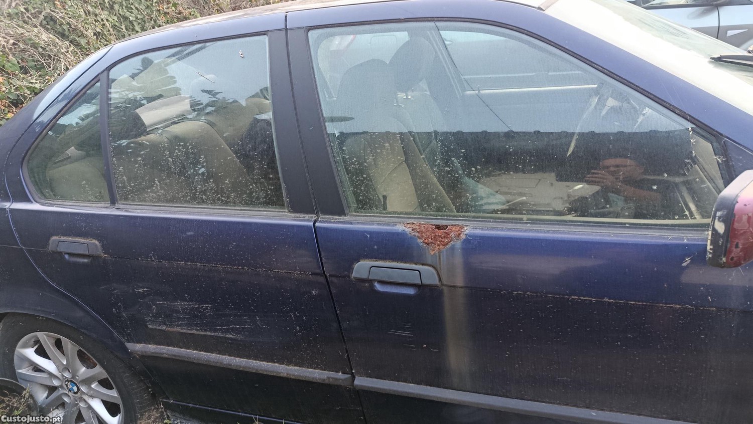 BMW 318 Deisel inteiro para peças com documentos ler — fotografia 4