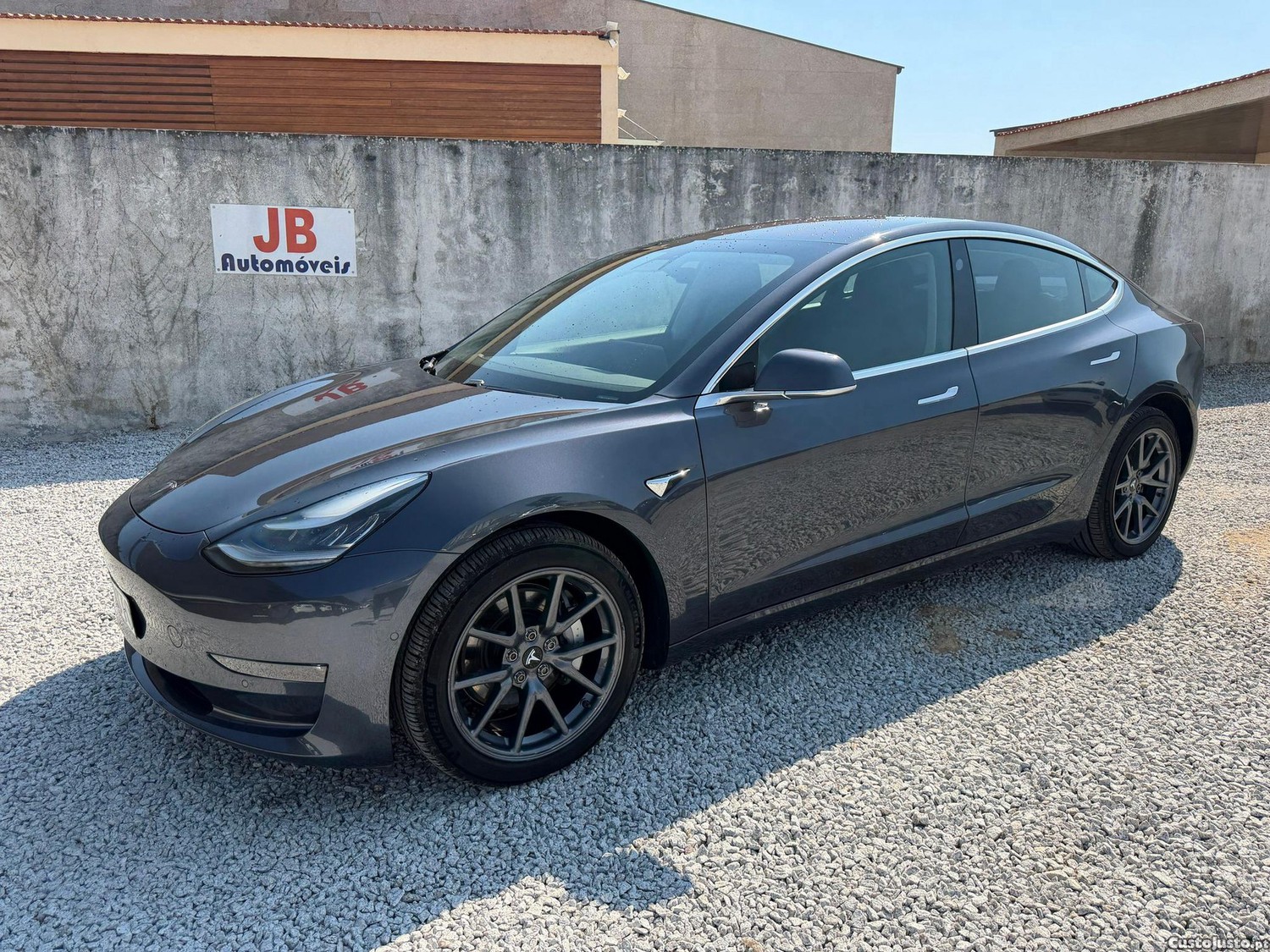 Tesla Model 3 Long-Range Dual Motor AWD — fotografia 17