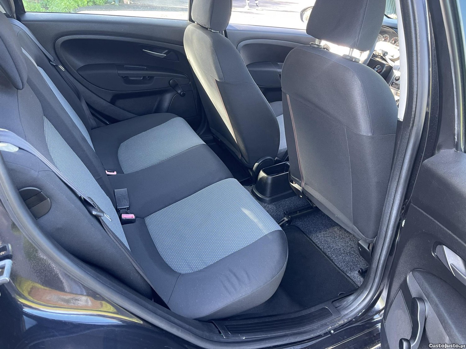 Fiat Grande Punto 1.2 gasolina — fotografia 9