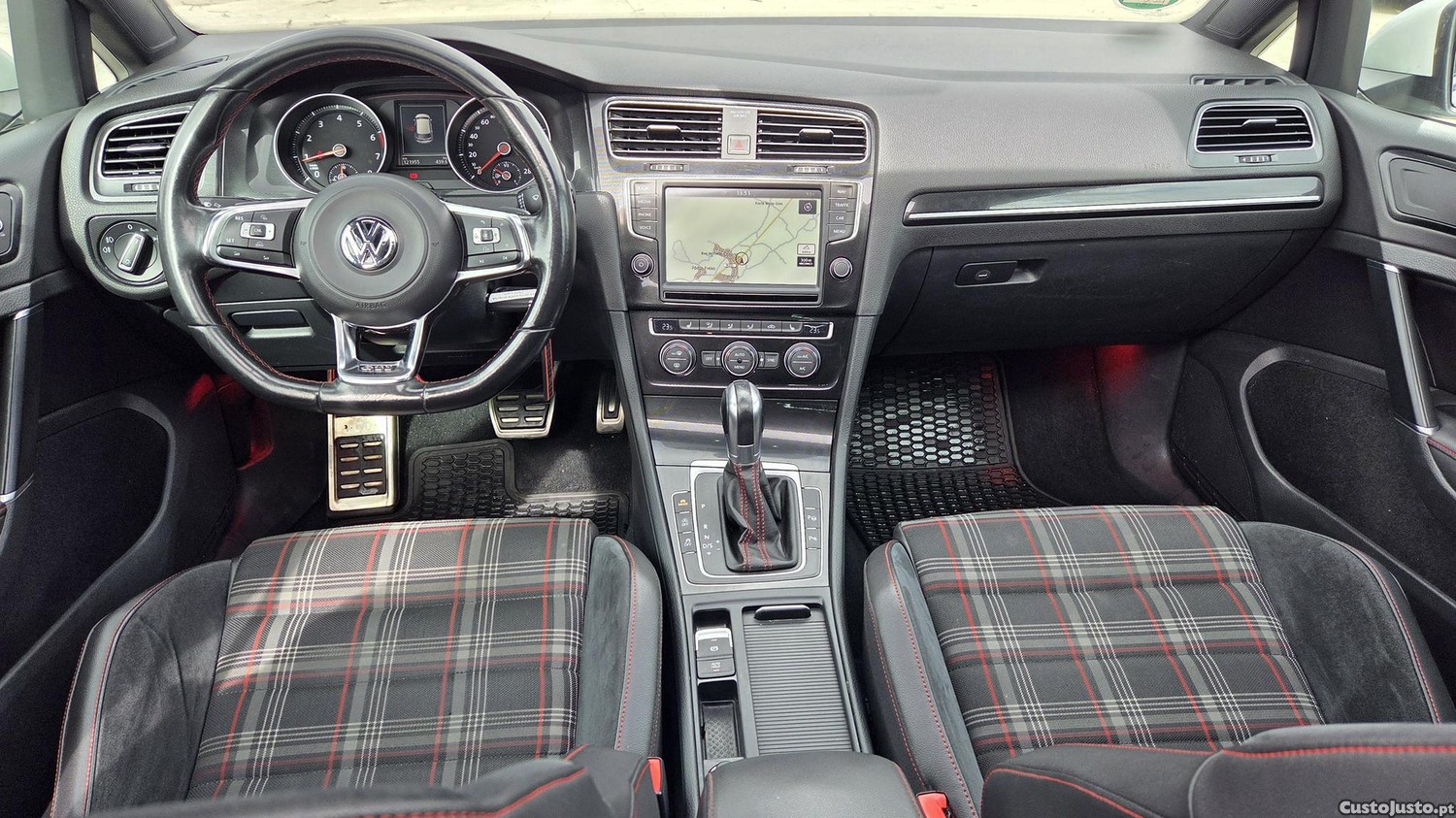 Volkswagen Golf GTI PERFORMANCE 245cv — fotografia 3