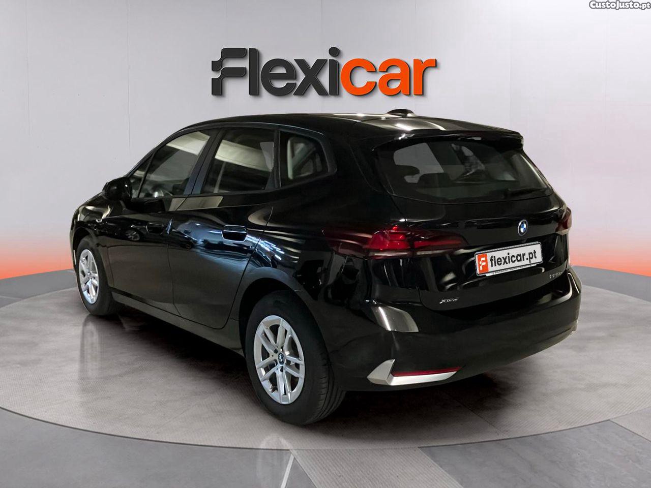 BMW 225 Active Tourer XE e xDrive Line Luxury — fotografia 23