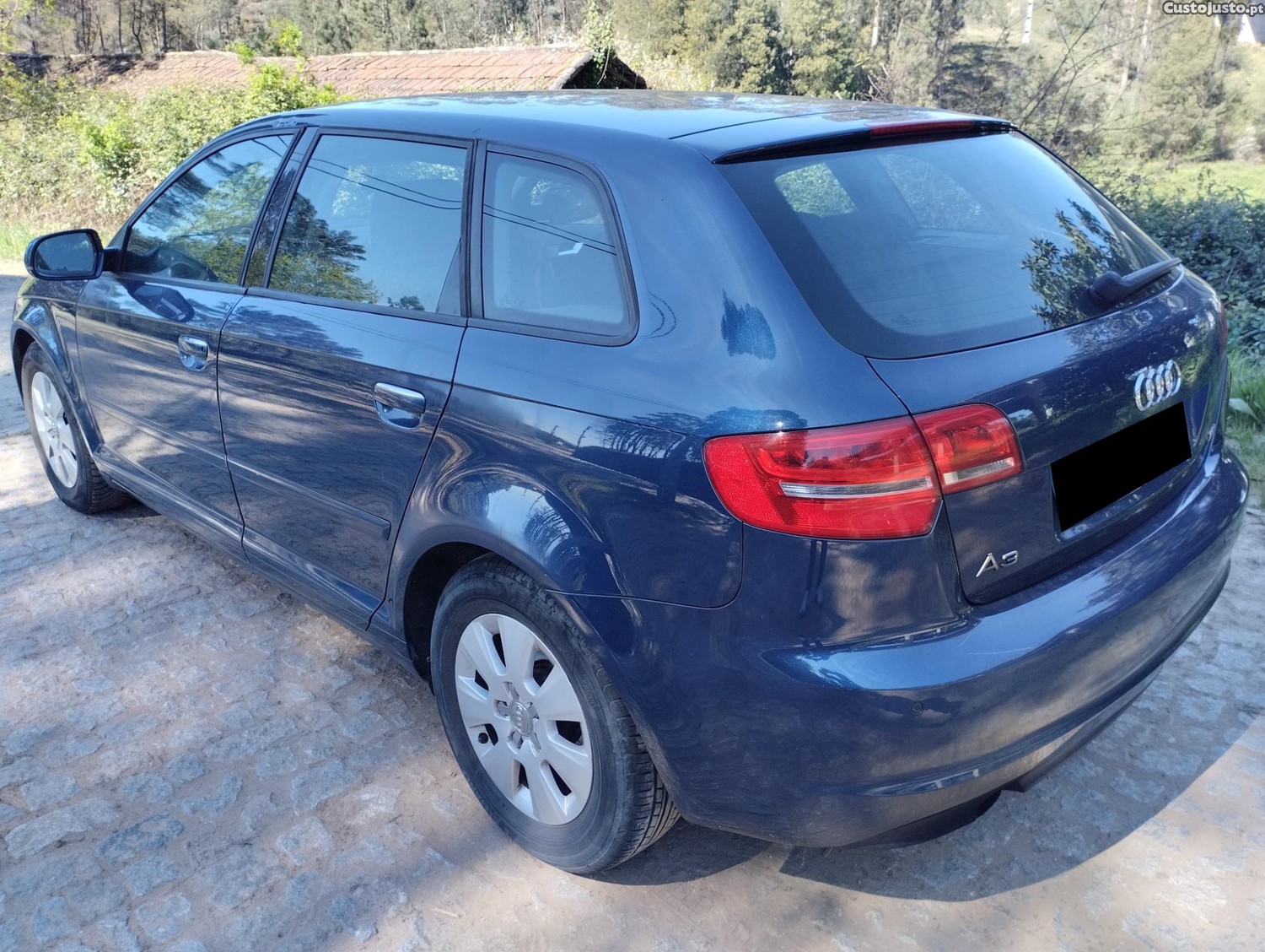 Audi A3 Sportback 1.6 TDI 105cv Attraction c/ Garantia — fotografia 19