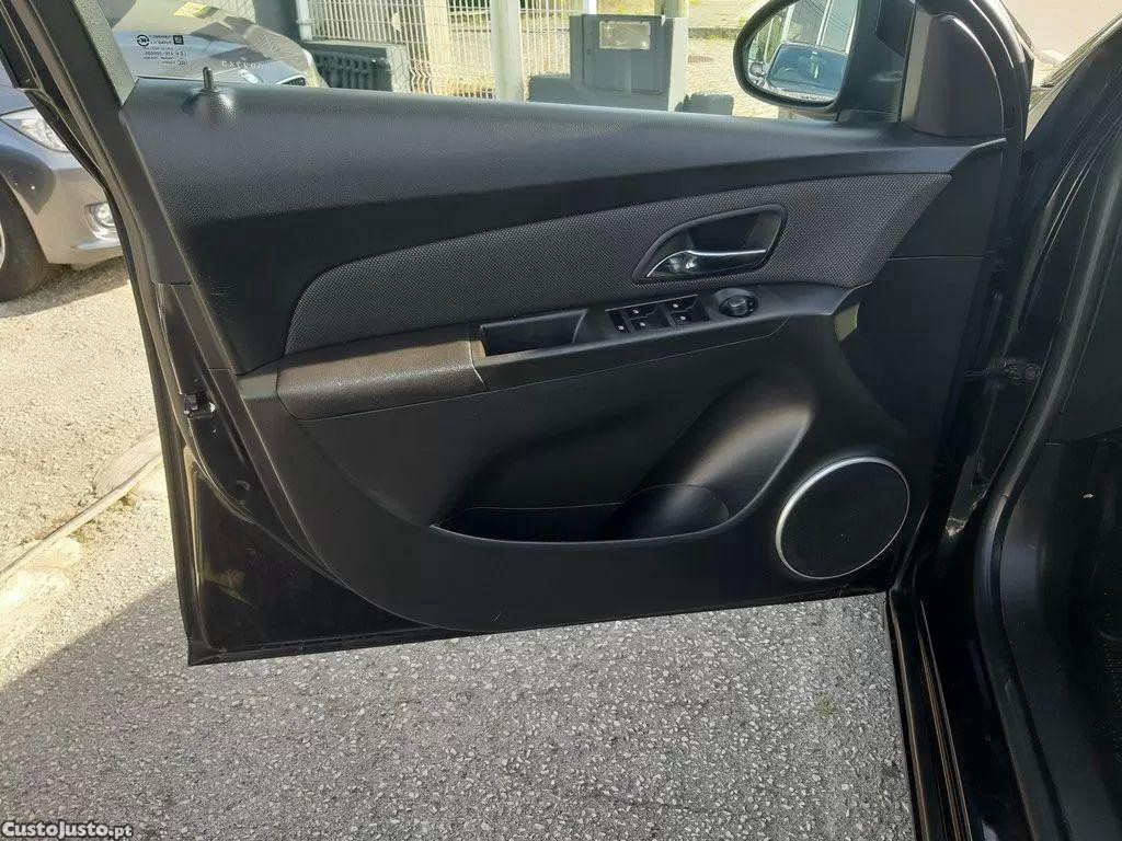 Chevrolet Cruze 1.7 vcdi ltz — fotografia 9