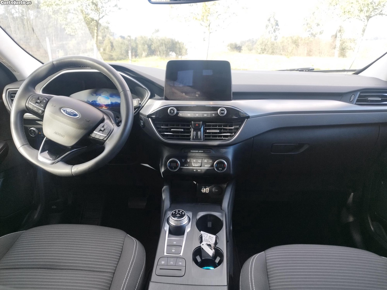 Ford Kuga 1.5 TDCI TITANIUM AUTO — fotografia 7