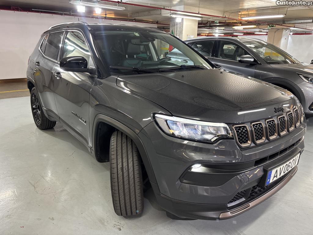 Jeep Compass 1.3 TG 4Xe Upland 240cv — fotografia 27