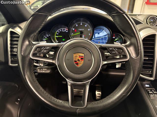 Porsche Cayenne S E-Hybrid Plug-in Platinium Edition — fotografia 6