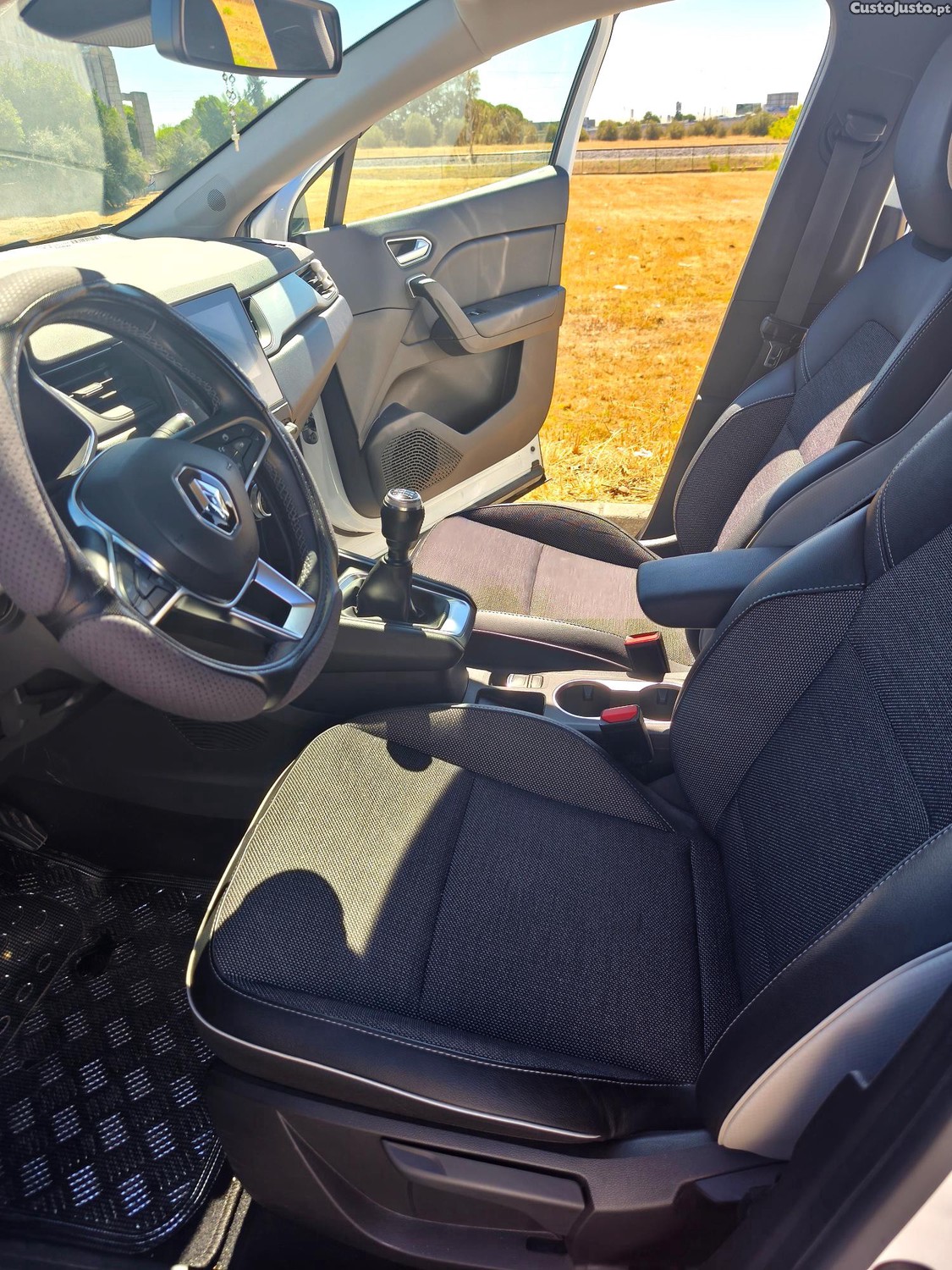 Renault Captur 1.0 TCE EXCLUSIVE — fotografia 6