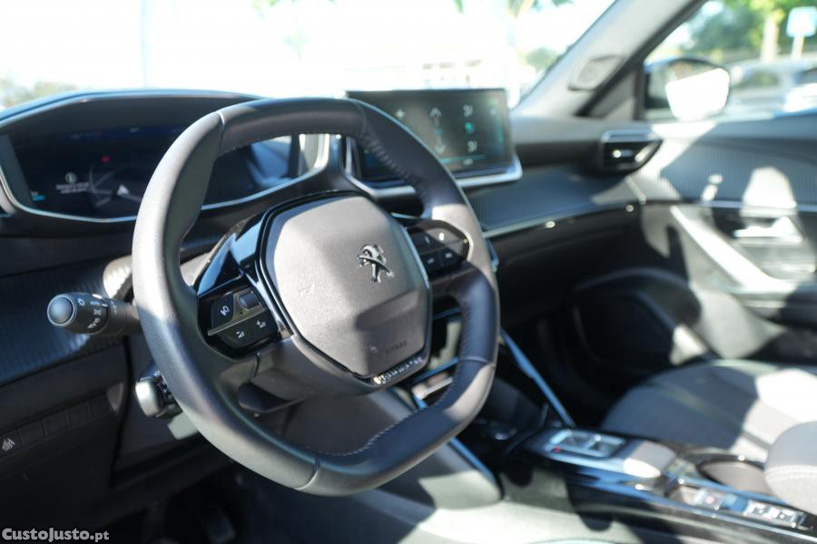 Peugeot e-2008 50 kWh Allure Pack — fotografia 5
