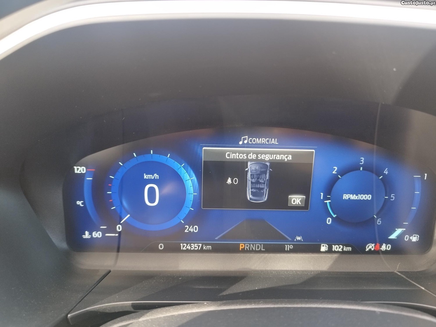 Ford Kuga 1.5 TDCI TITANIUM AUTO — fotografia 2