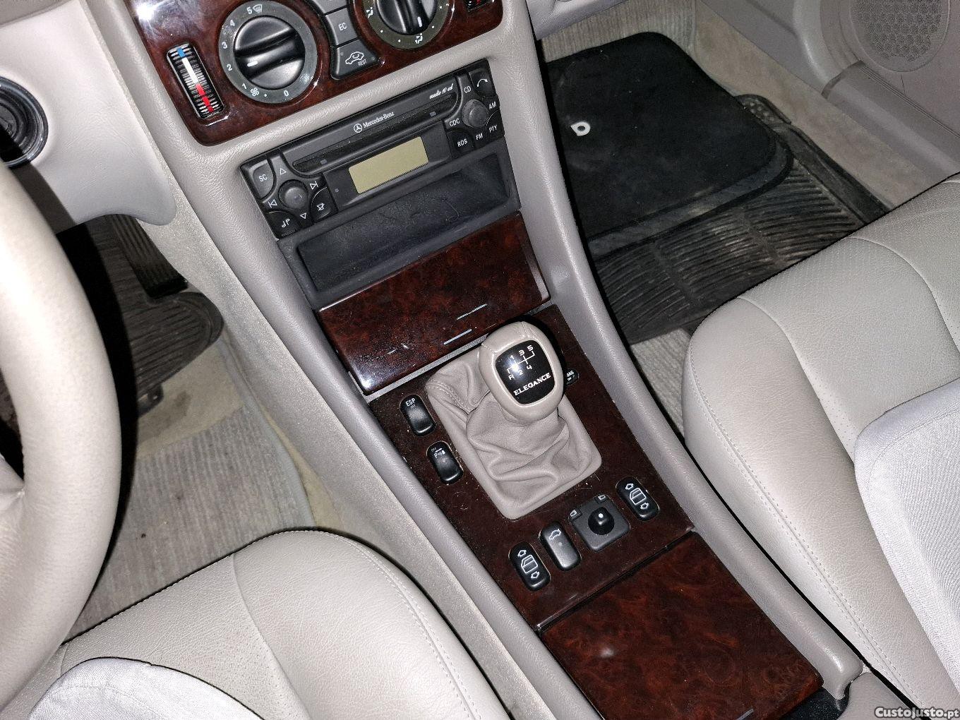 Mercedes-Benz Classe CLK Elegance — fotografia 4