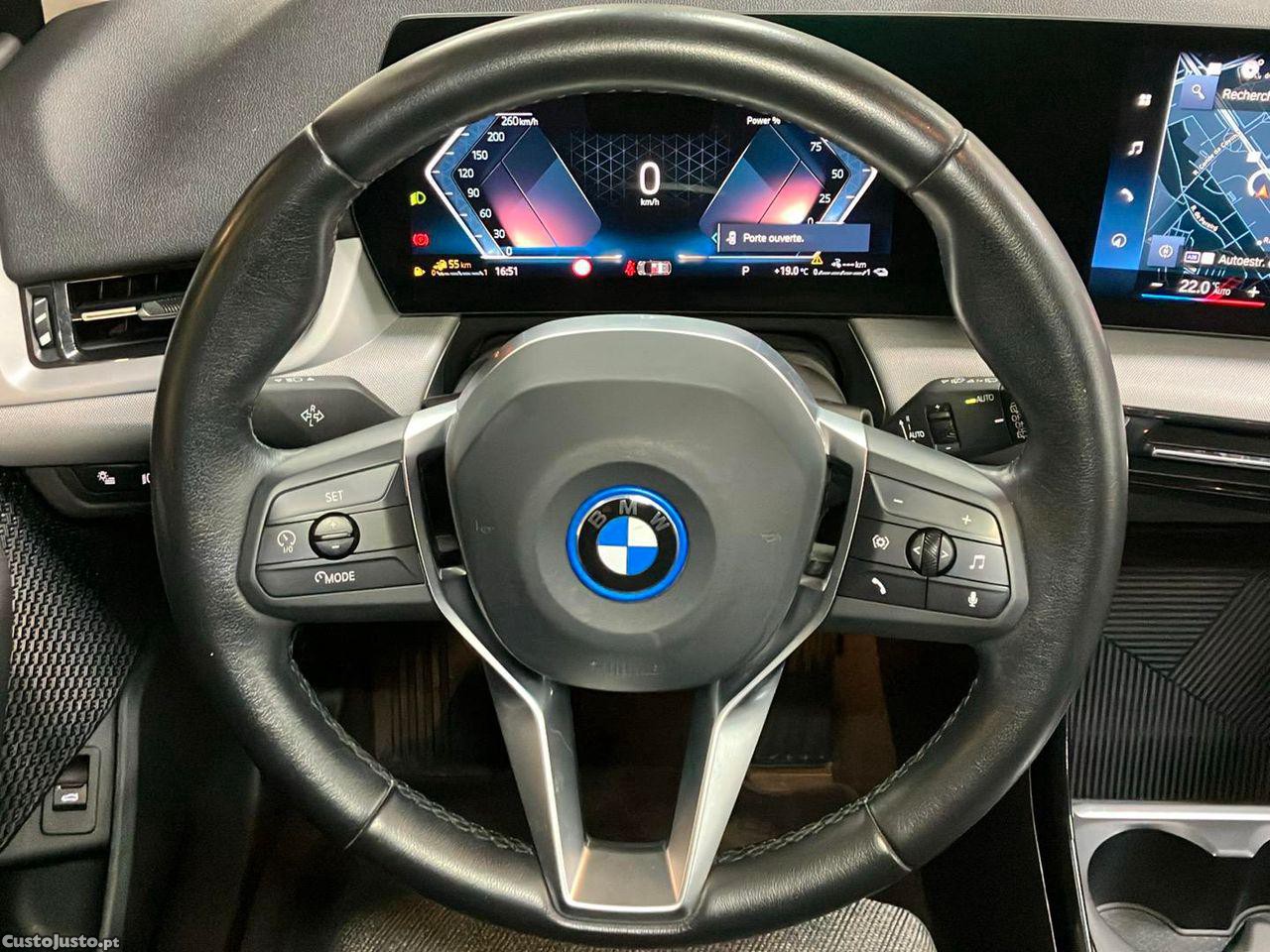 BMW 225 Active Tourer XE e xDrive Line Luxury — fotografia 15