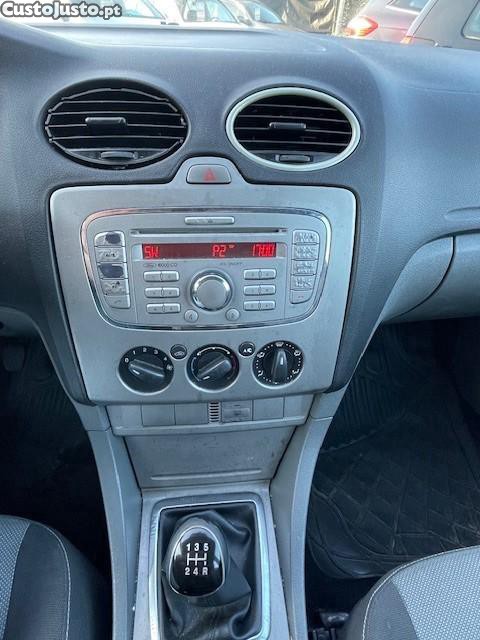 Ford Focus 1.6 TDCi S — fotografia 2