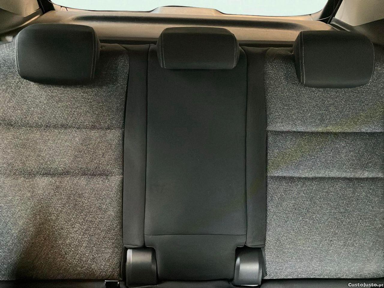 BMW 225 Active Tourer XE e xDrive Line Luxury — fotografia 7