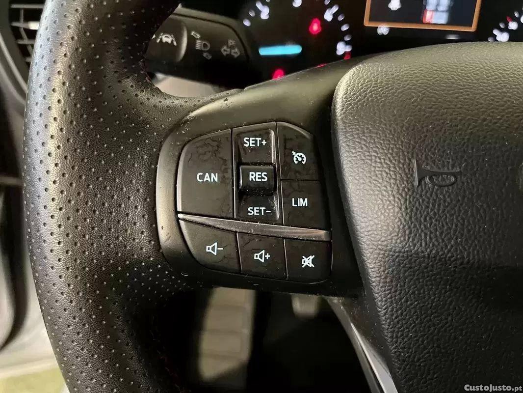 Ford Focus 1.5 tdci ecoblue st-line — fotografia 11