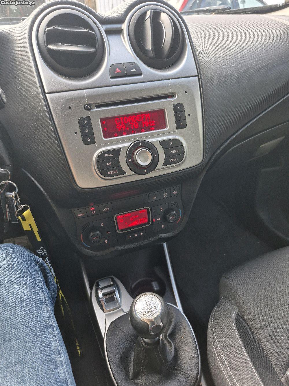 Alfa Romeo MiTo 1.3 JTD — fotografia 3