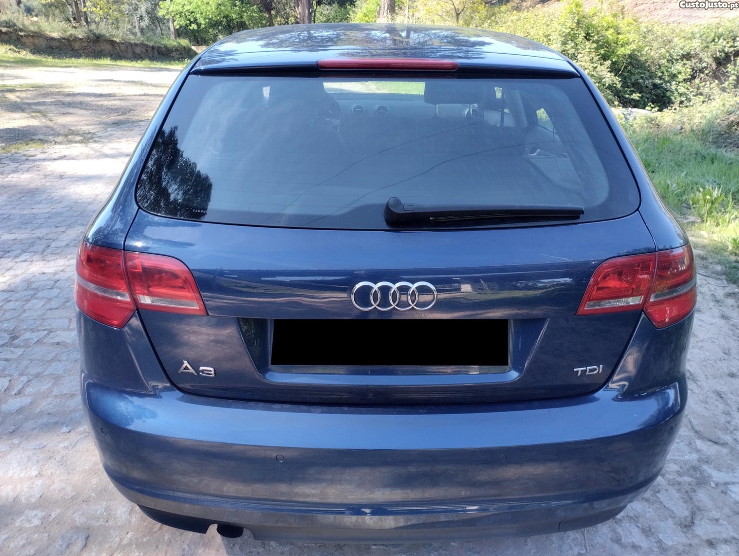 Audi A3 Sportback 1.6 TDI 105cv Attraction c/ Garantia — fotografia 18