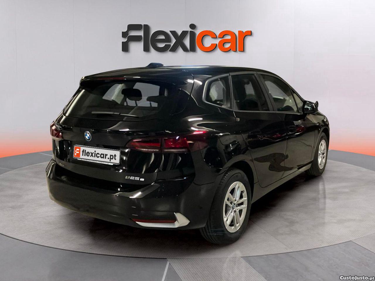 BMW 225 Active Tourer XE e xDrive Line Luxury — fotografia 22