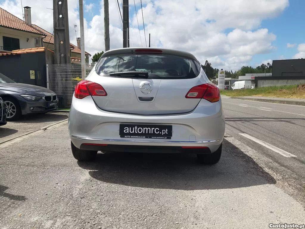 Opel Astra 1.3 cdti cosmo s/s 104g — fotografia 18