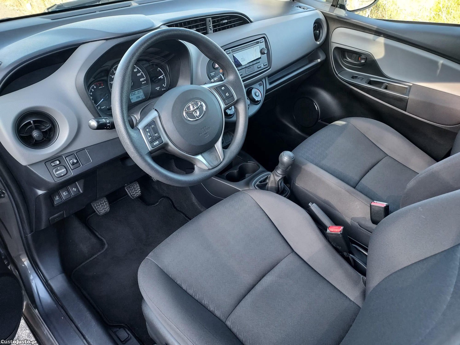 Toyota Yaris 1.0 VVT-i - Nacional — fotografia 3