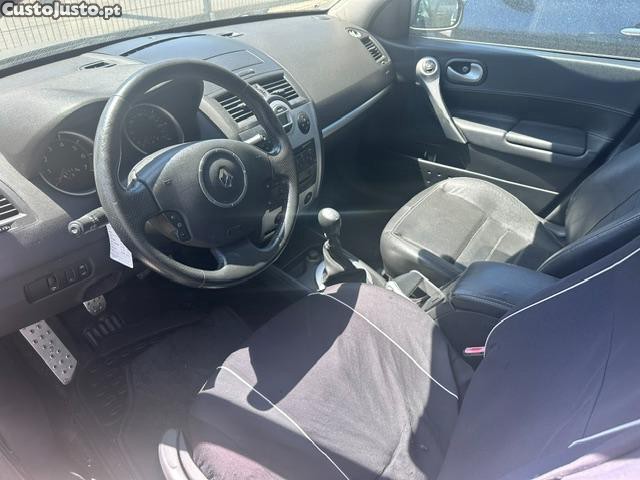 Renault Mégane Sport Tourer 1.5 Dci Confort para Reparar (Cx Velocidades) — fotografia 3