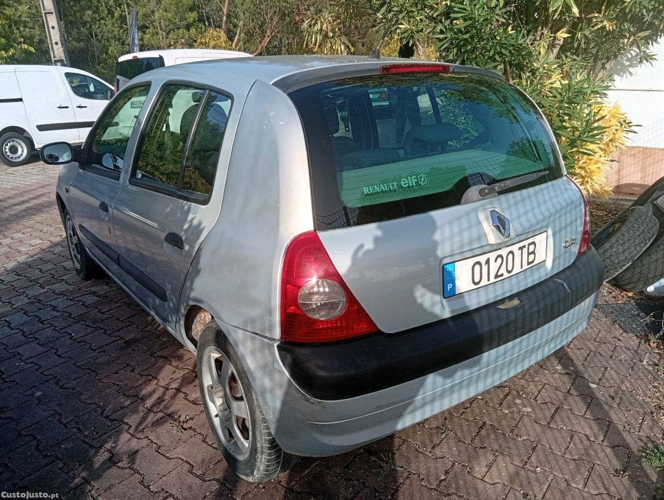 Renault Clio 1.2i 16v — fotografia 9