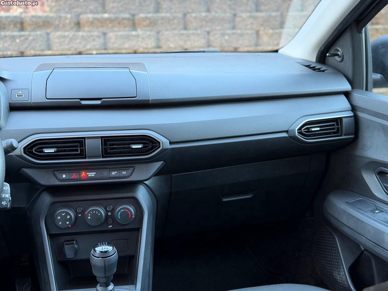 Dacia Jogger 1.0 ECO-G Comfort Bi-Fuel — fotografia 10