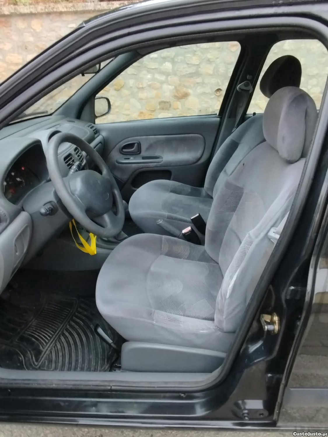 Renault Clio RT 1900 D 5 LUG. — fotografia 4