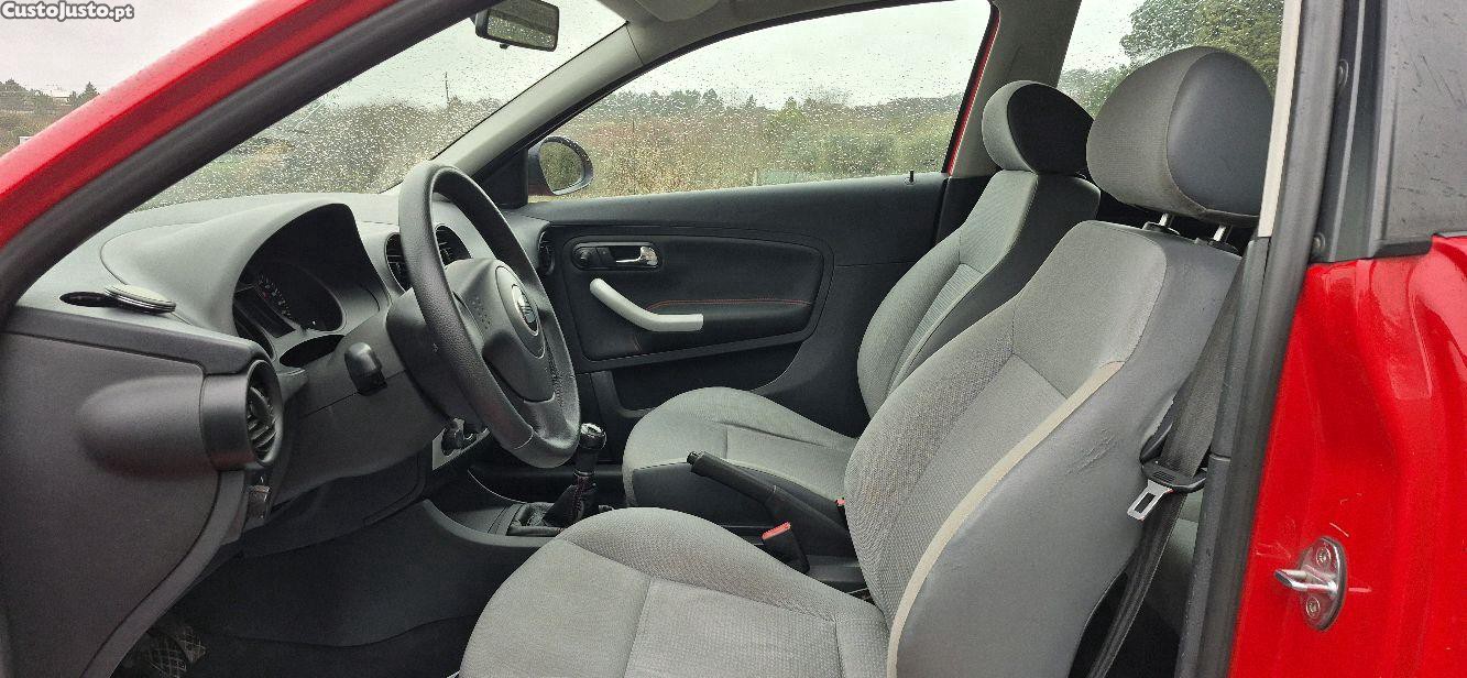 SEAT Ibiza 1.2i — fotografia 10