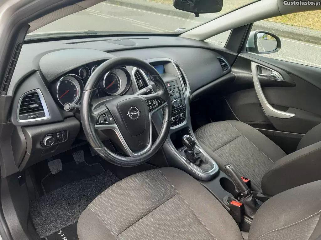 Opel Astra 1.3 cdti cosmo s/s 104g — fotografia 12