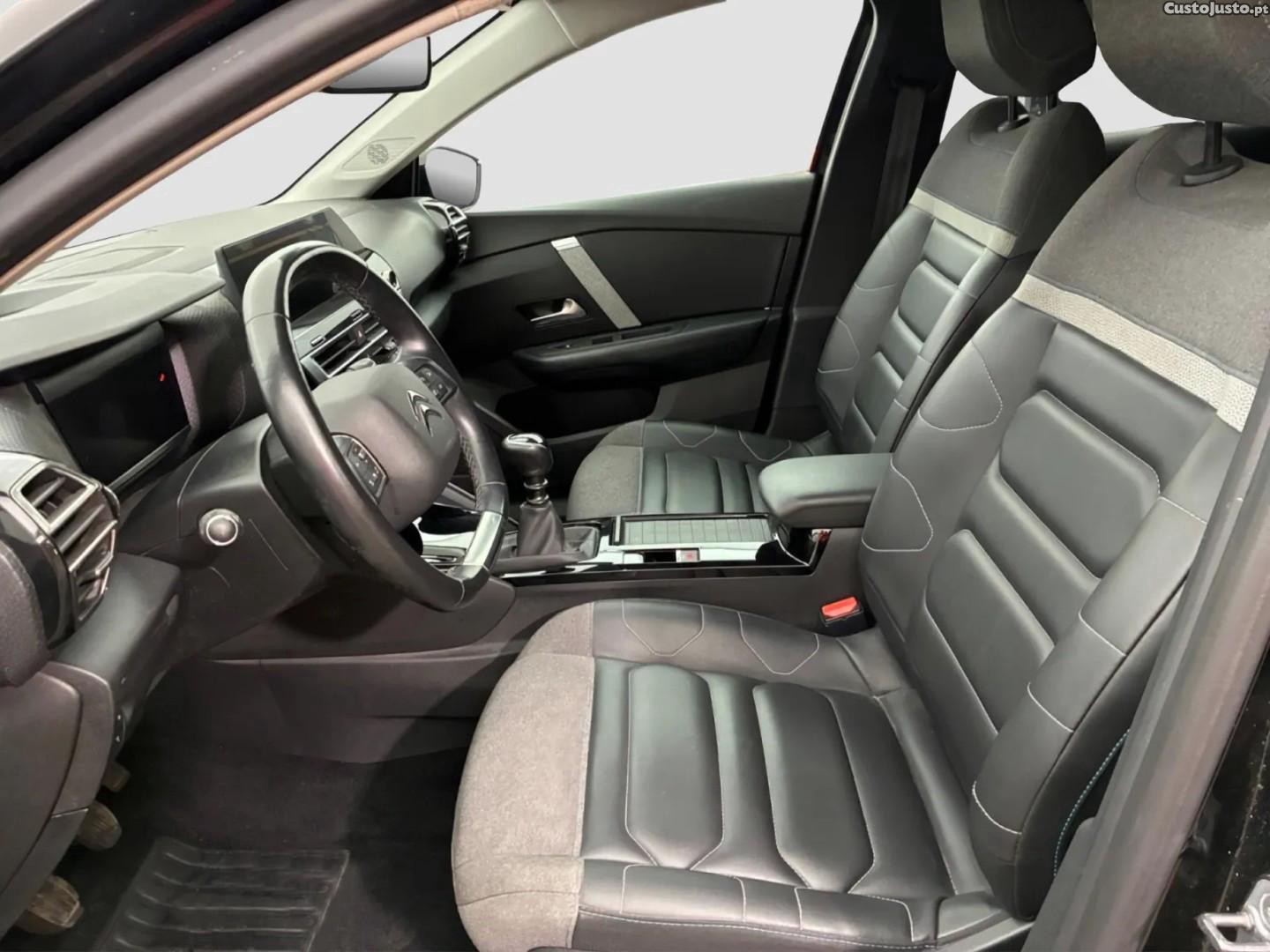 Citroën C4 1.2 PureTech Shine — fotografia 7