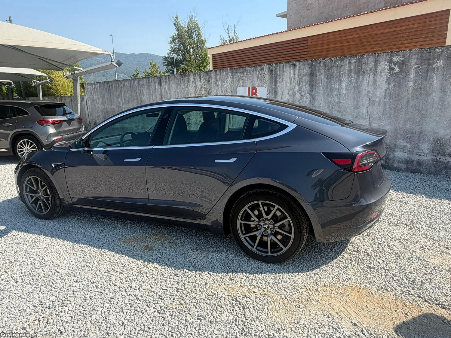 Tesla Model 3 Long-Range Dual Motor AWD — fotografia 14