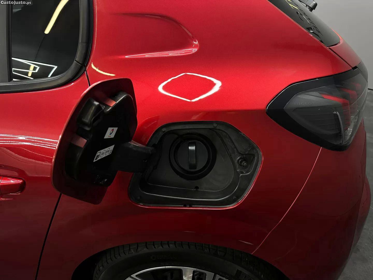 Peugeot 208 1.2 puretech 100hp allure led — fotografia 4