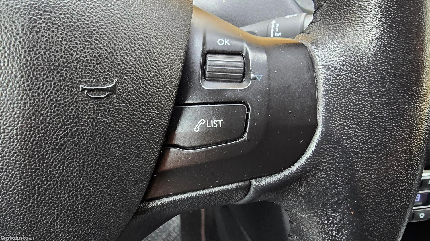 Peugeot 208 1.6 BlueHDi Allure — fotografia 15