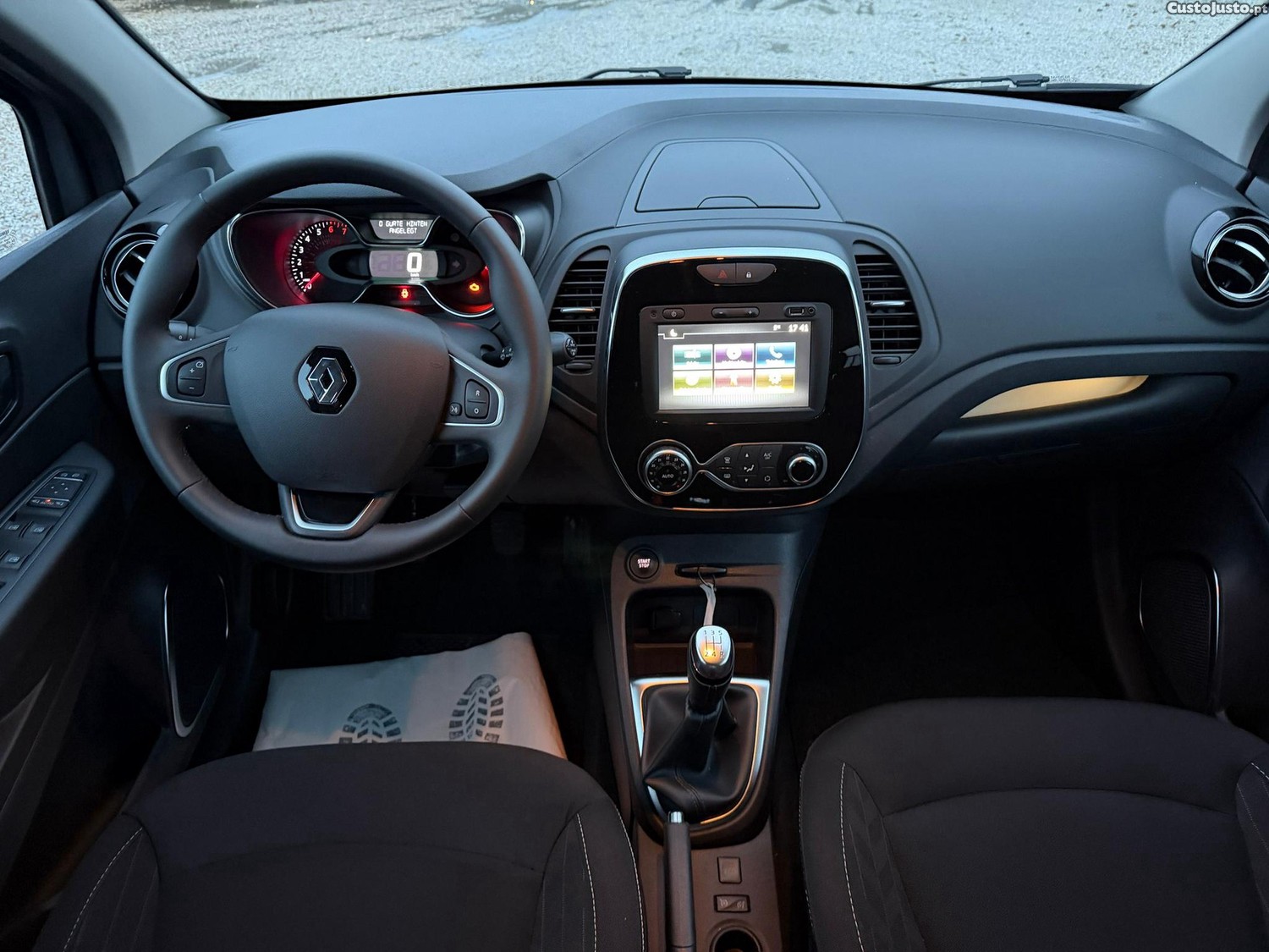 Renault Captur 0.9 TCE Exclusive — fotografia 8
