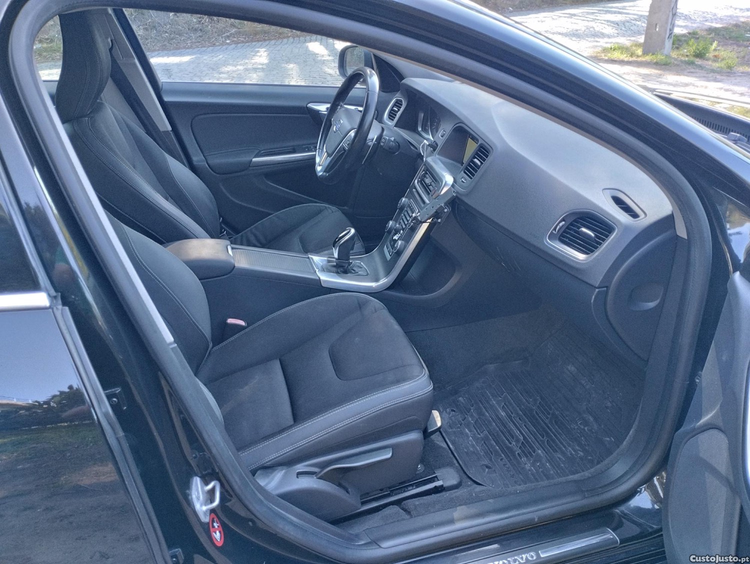 Volvo V60 2.0 D4 181CV MOMENTUM GEARTRONIC - "Motor " - C/ GARANTIA - COMO NOVA - "Preço Imbatível" — fotografia 11