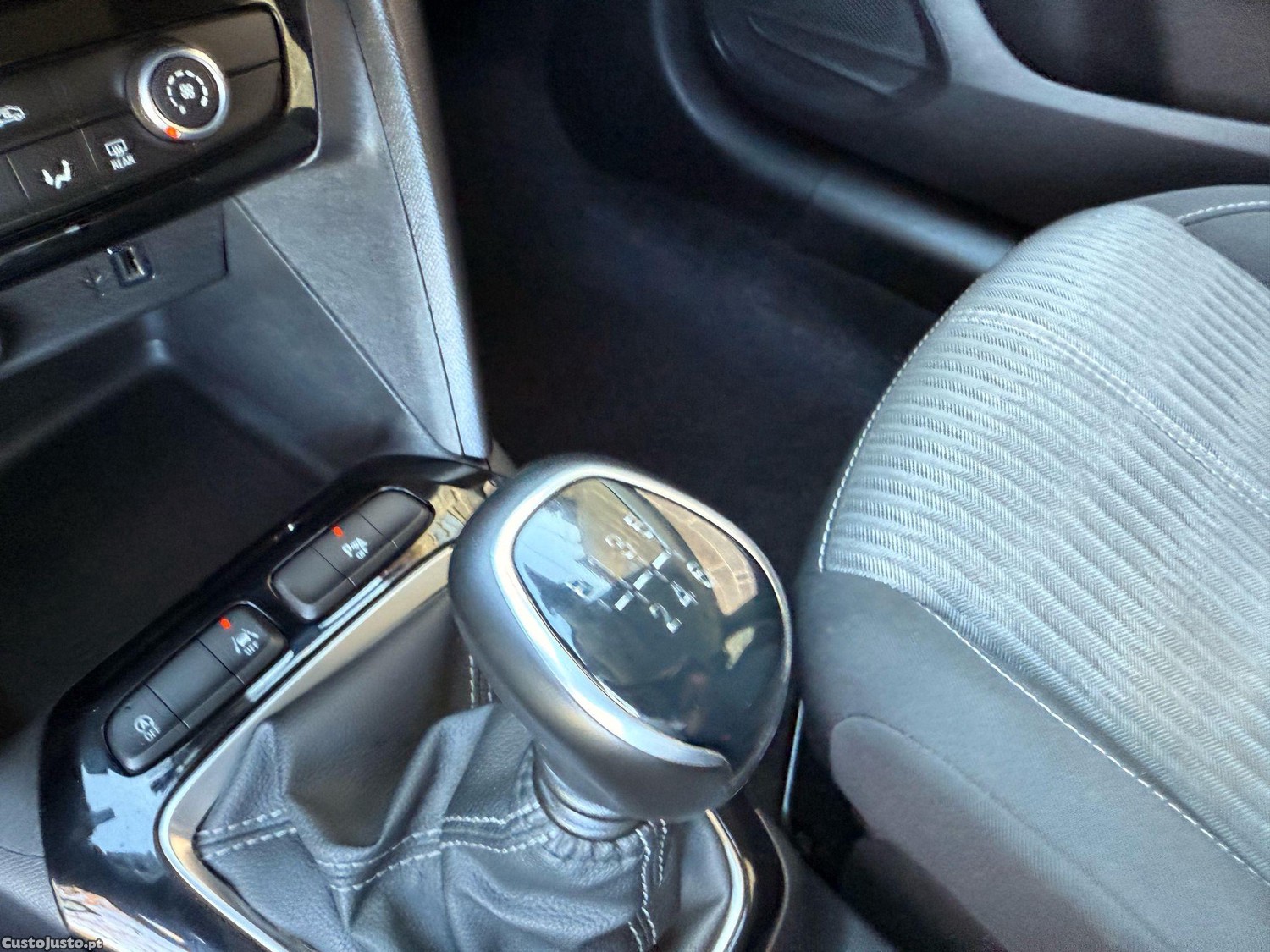 Opel Corsa 1.5 D Elegance — fotografia 3